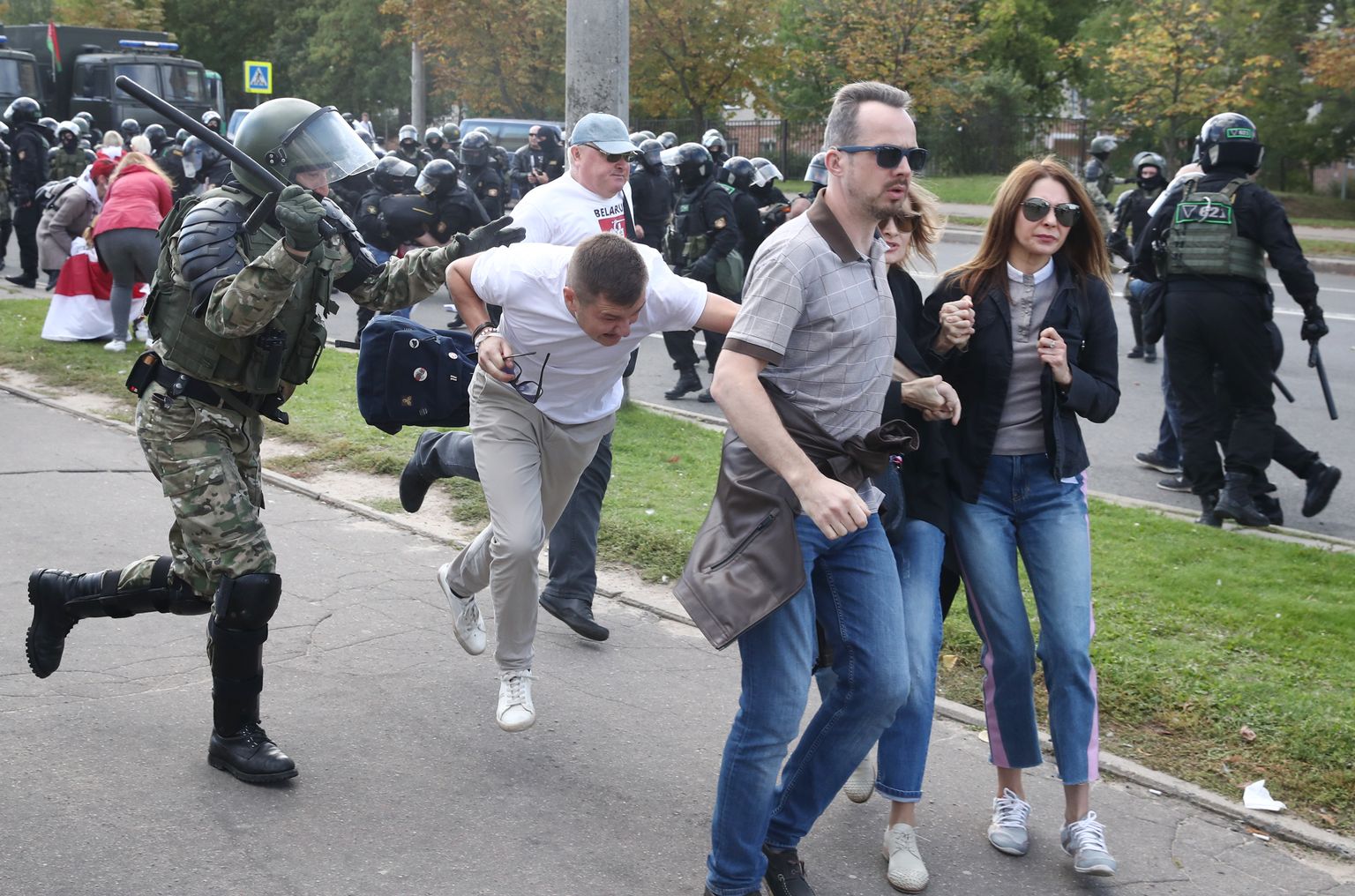 В Минске начались массовые задержания участников акции оппозиции.
