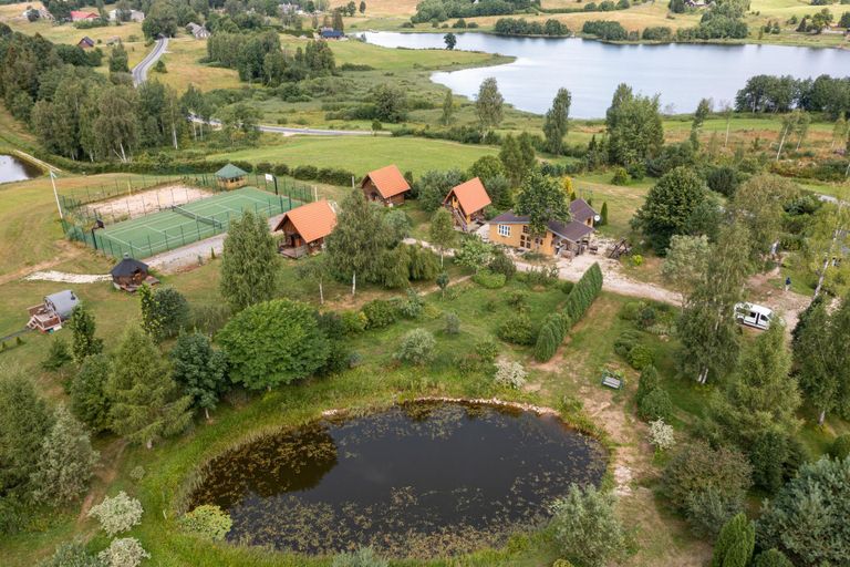 Rain-Mati Pesori ja Ibodat Skvortsova kodu Otepää vallas Vidrike külas asub ürgse looduse keskel.