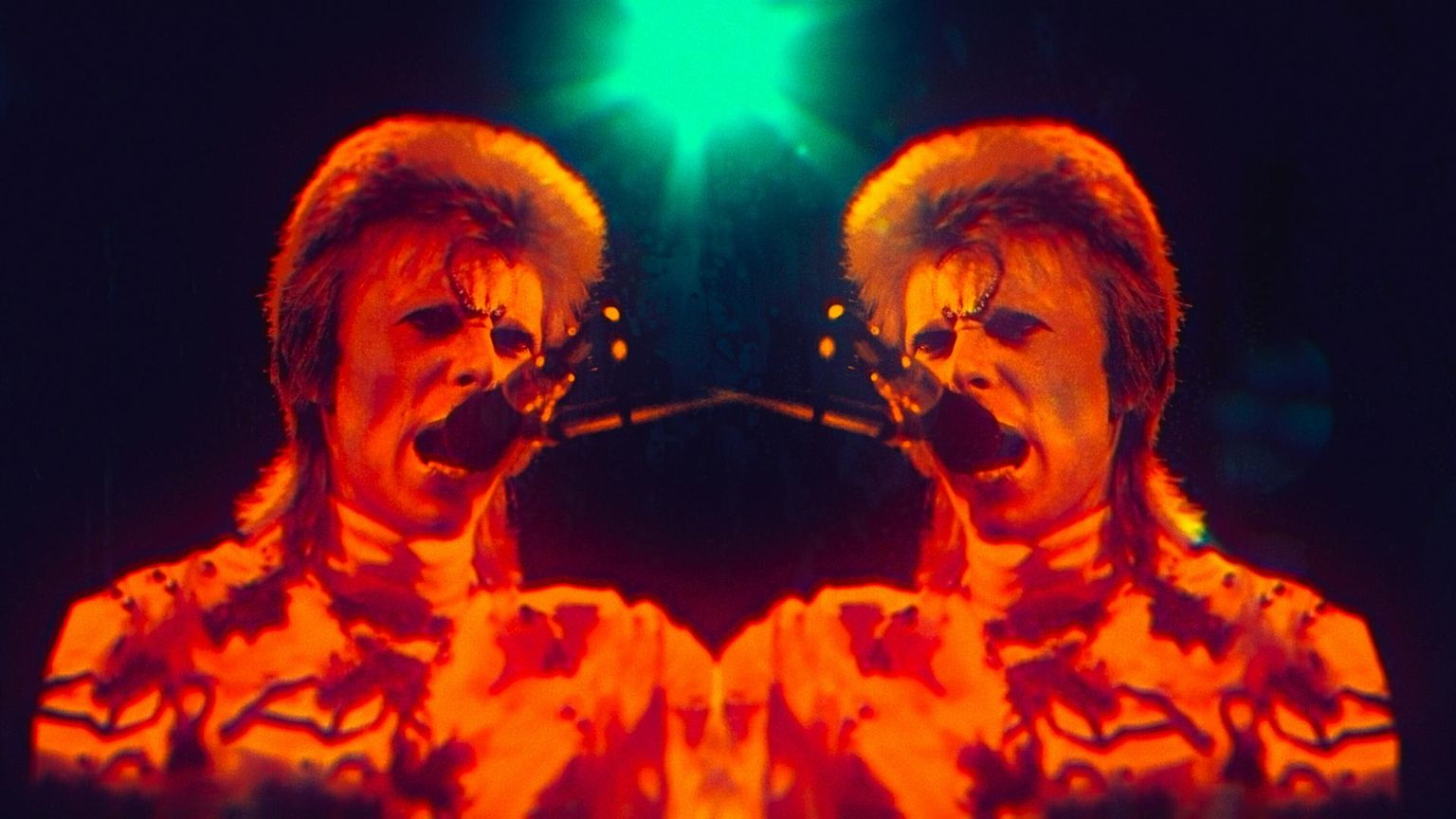 Parimaks mulluseks muusikadokiks nimetatud «Moonage Daydream» on metsik kollaaž David Bowiest. 