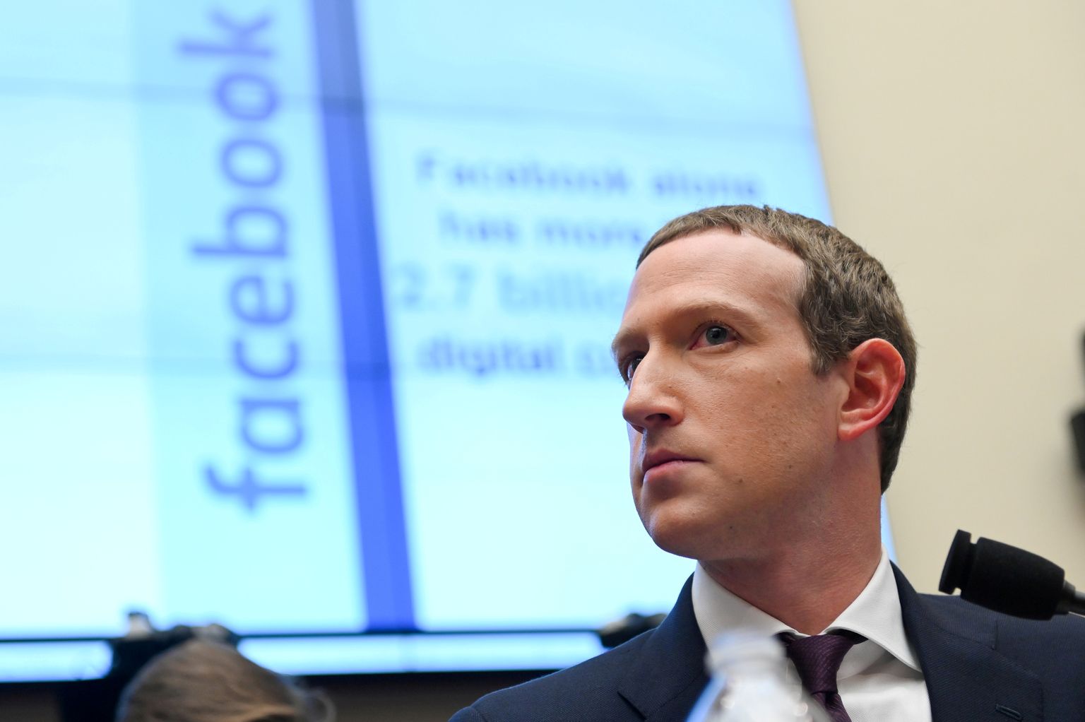 Facebooki asutaja ja juht Zuckerberg andamas tunnistusi USA esindajatekojas eelmise aasta sügisel.