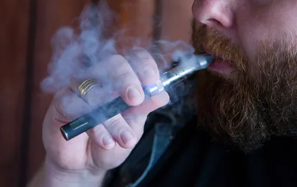 elfbar nachfüll pod läuft aus What Does Vaping Do to Your Lungs? main image 0