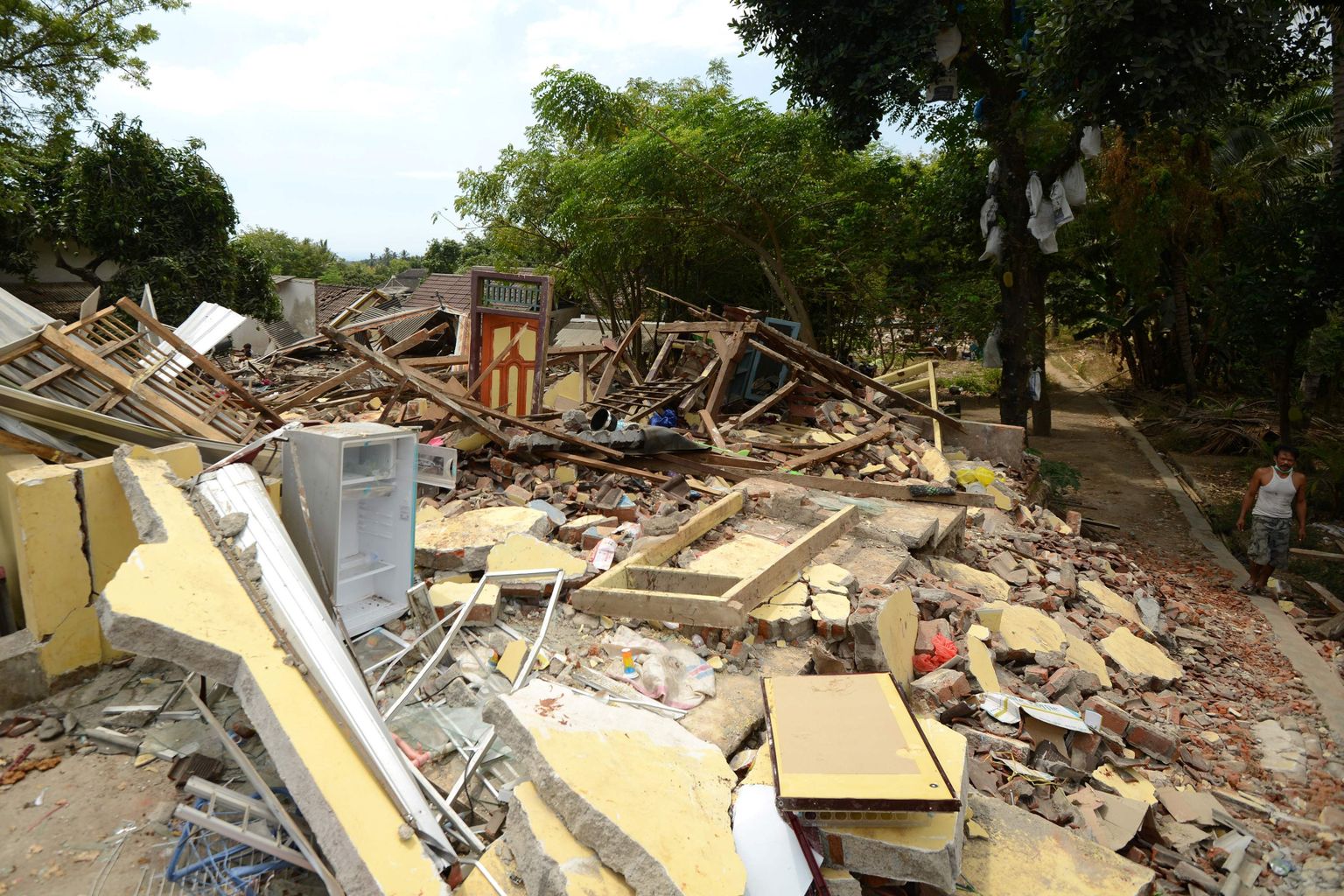 Maavärina purustused Lomboki saare põhjaosas