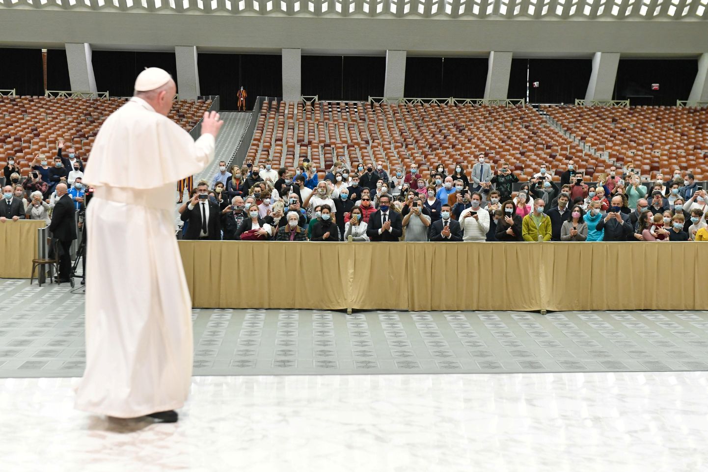 Pāvests publiskajā audiencē 28.oktobrī Vatikānā