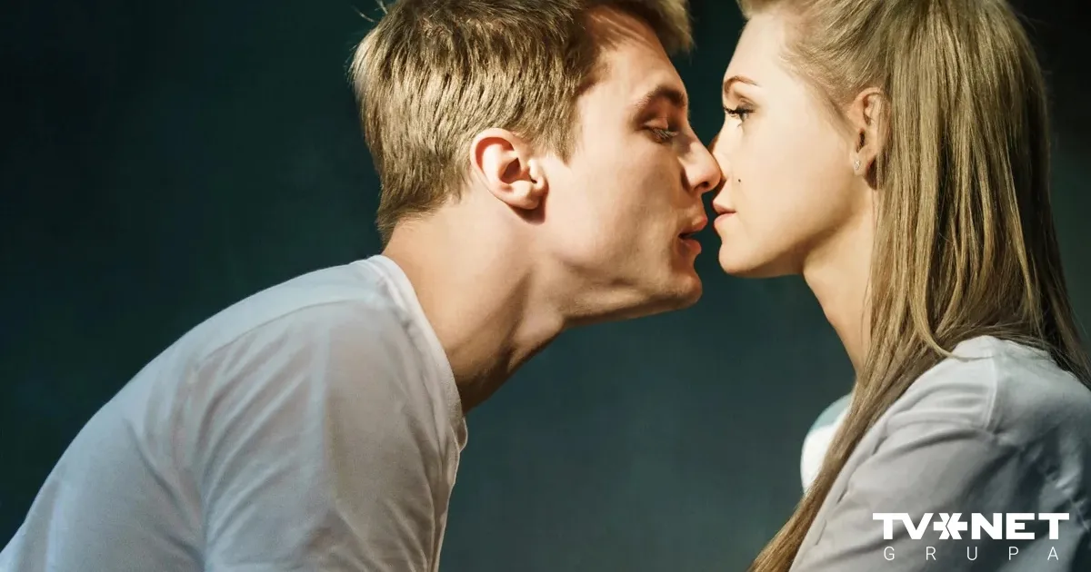 Katta nipelli yosh qizlar bilan jinsiy aloqa