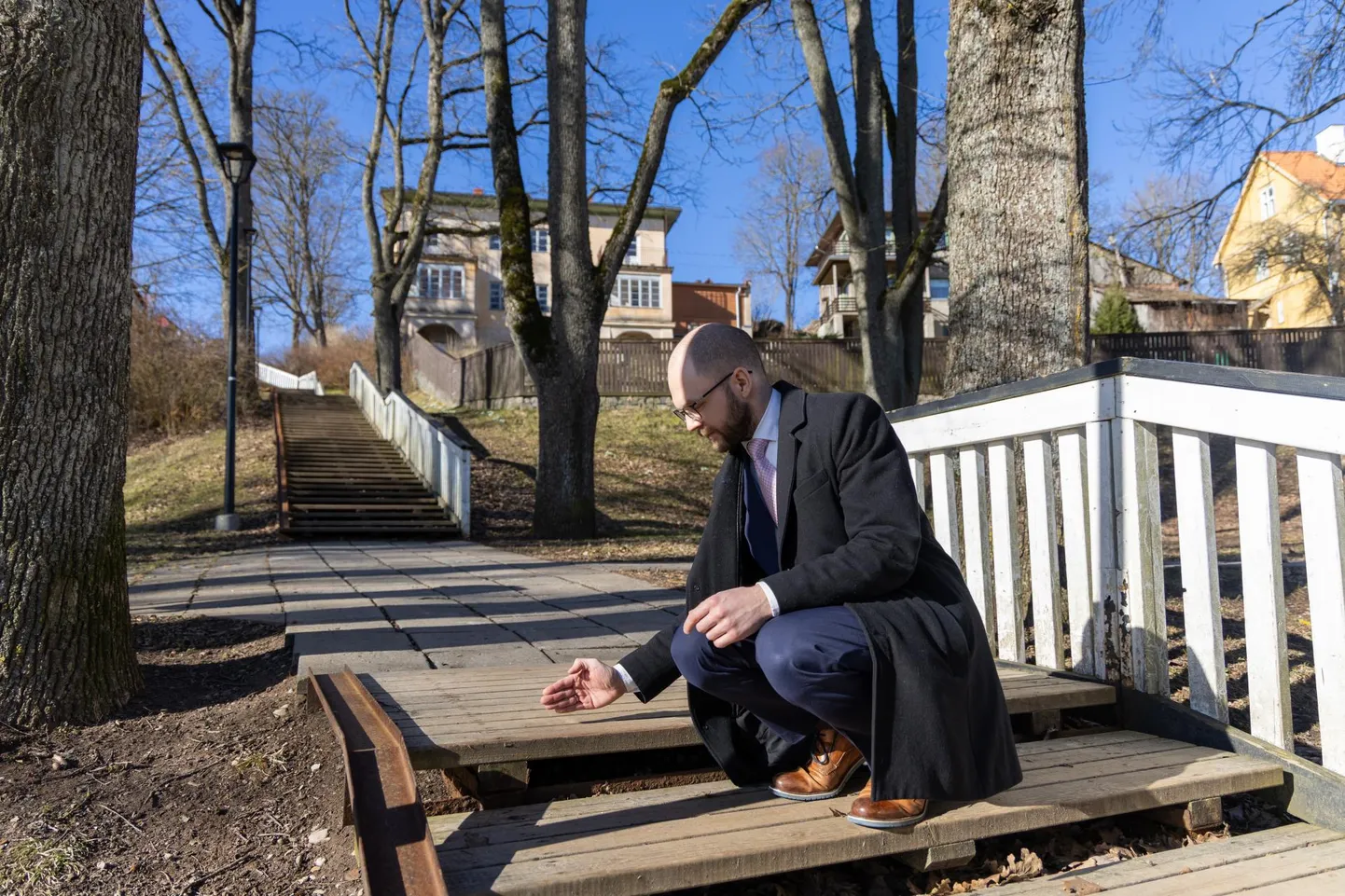 Viljandi linnapea Johan-Kristjan Konovalov soetas endale Trepimäe renoveerimist toetades 57. astme.