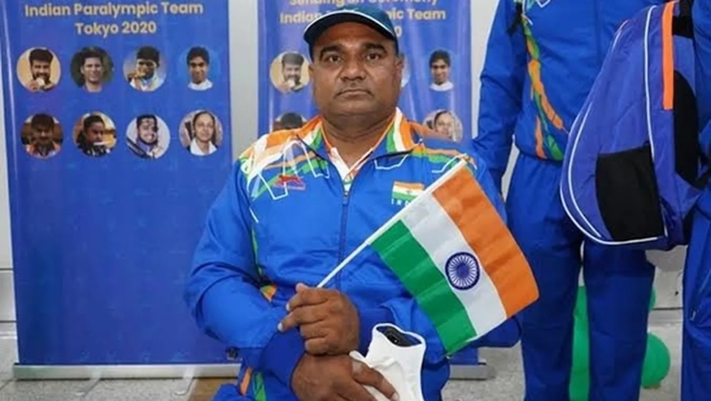 Vinods Kumars.