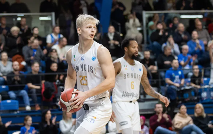 Brindisi saadeti ära vilekooriga. Riismaa: Kalevi duhhi on keeruline ...