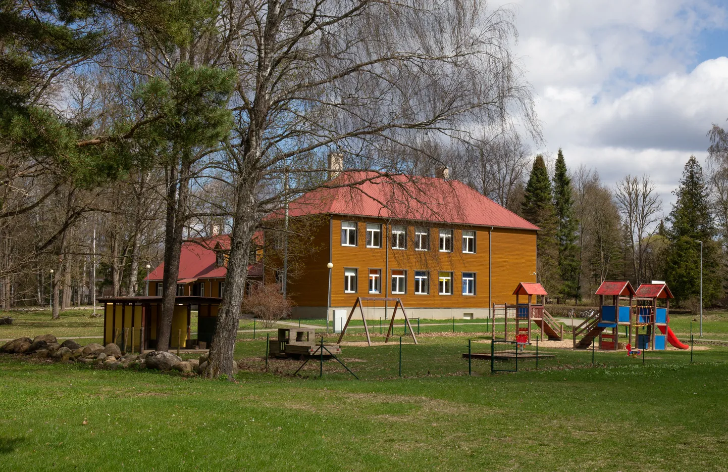 Pisisaare algkool.