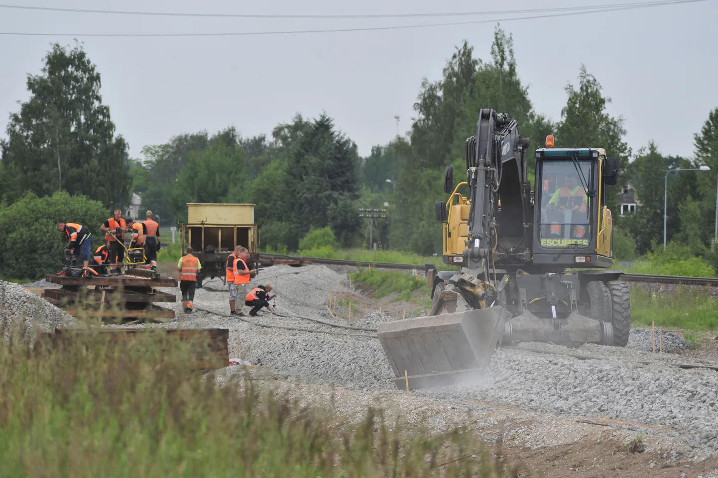Idaringtee ehitus nõuab ka raudteeliikluse ümberkorraldamist. Valmib ajutine ümbersõidutee.