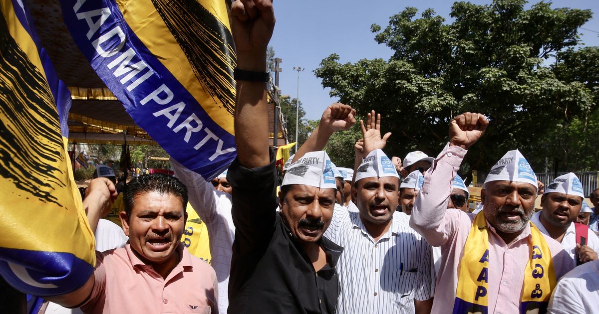 Opoziţia indiană protestează împotriva tiraniei şi a arestărilor
