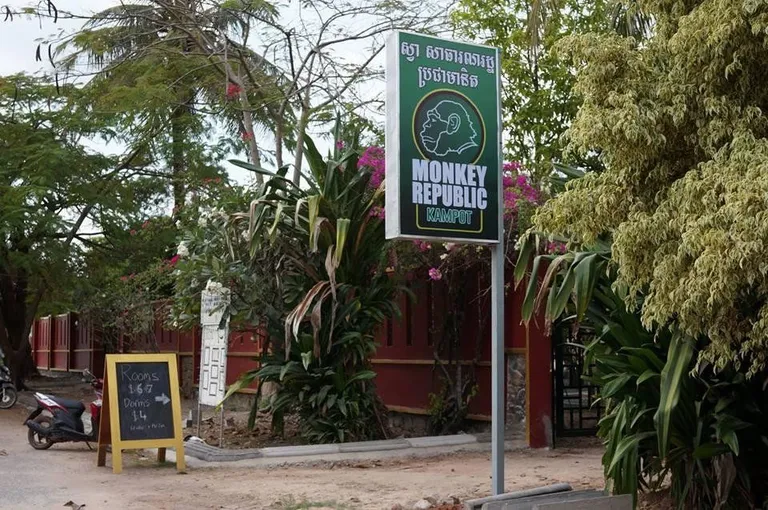 Natalie Seymour leiti surnuna Kambodža linnas Kampotis asuvast Monkey Republicu hostelist.