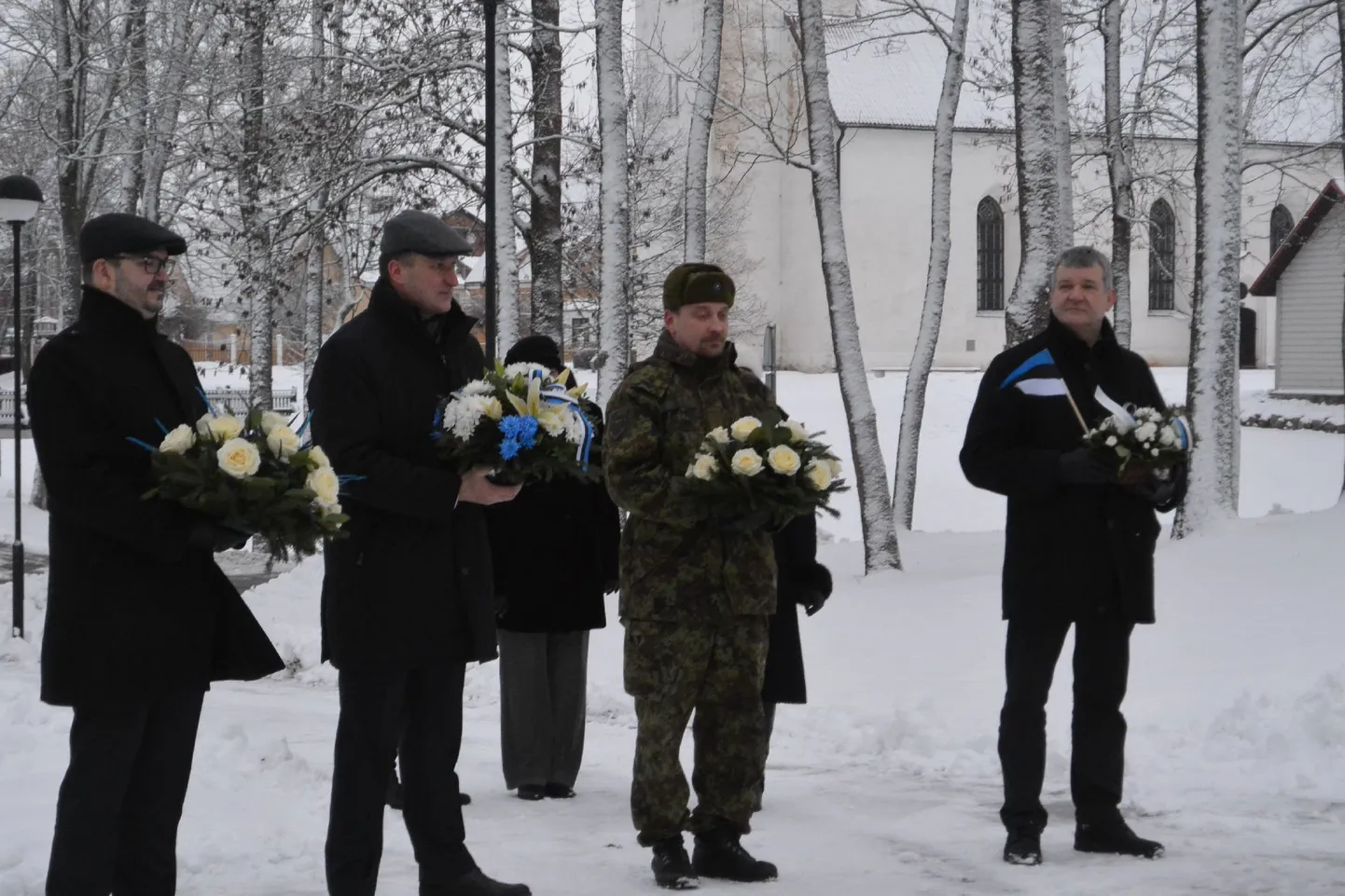 Tartu rahulepingu 95. aastapäeva mälestushetk peeti Viljandis Johan Laidoneri ratsamonumendi juures.