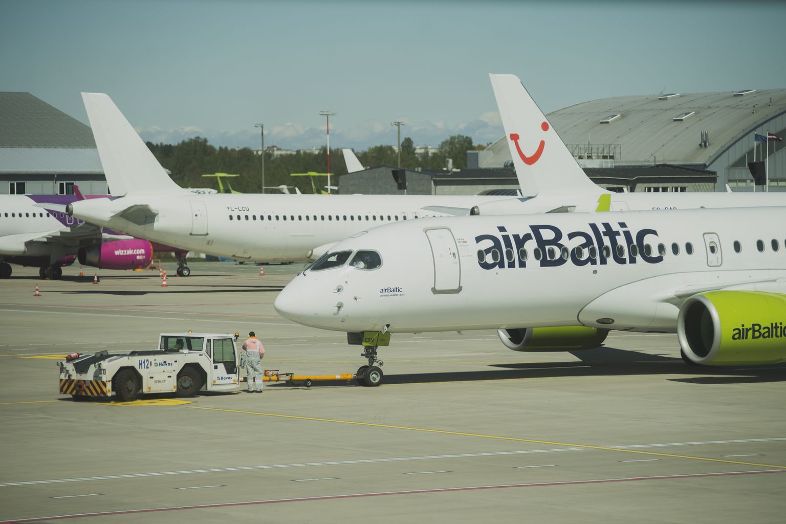 "airBaltic".