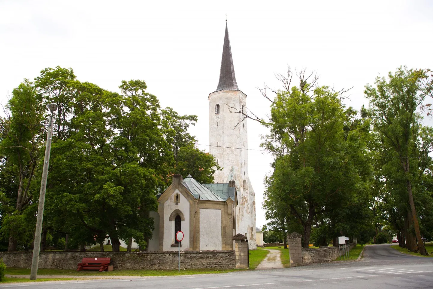 Церковь Хальяла.