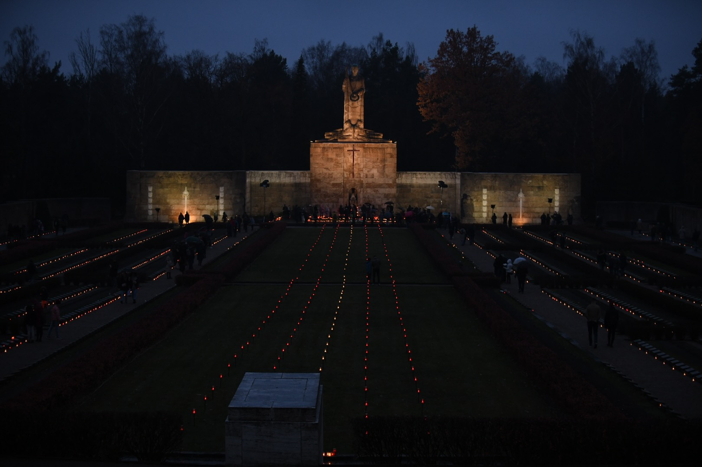 Свечи на Рижском Братском кладбище