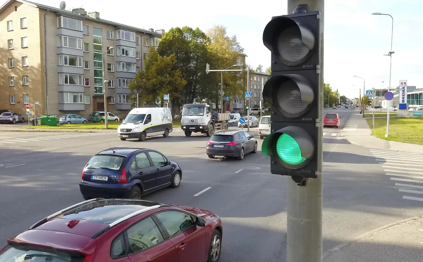 Turu tänava valgusfoorides põleb edaspidi peamiselt roheline tuli.
