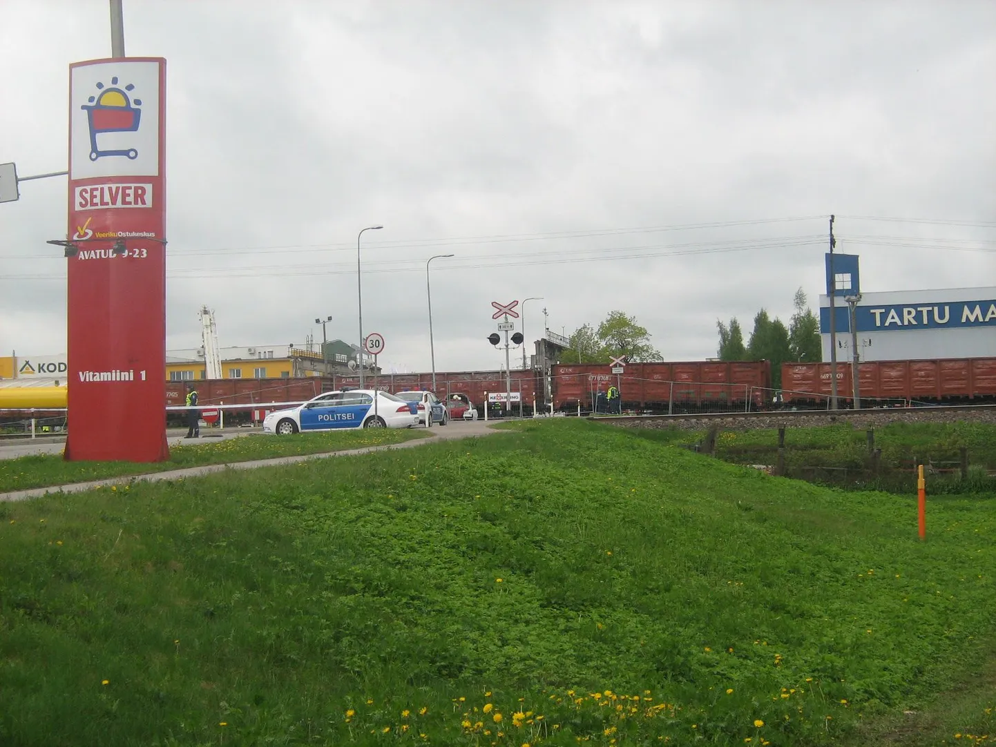 Suurõppuse EU Cremex 2011 algus Tartus Tähtveres Betooni raudteeülesõidul.