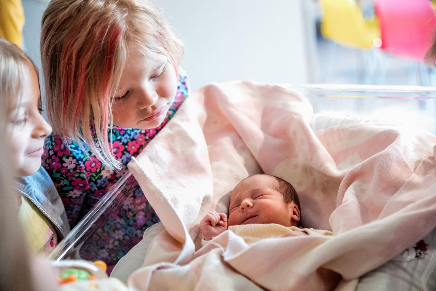 Pärnu Mai lasteaed 2018. aastal lastekaitsepäeva puhul haigla sünnitusosakonnas.