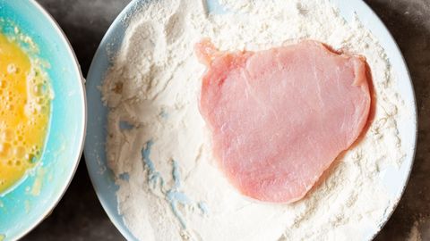 Ola-milti vai milti-ola? Gatavotāji dalās savos karbonāžu panēšanas knifos