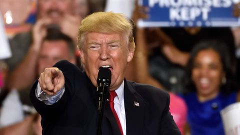 СМИ: Трамп обсуждает возможную отправку частных военных компаний США в Украину