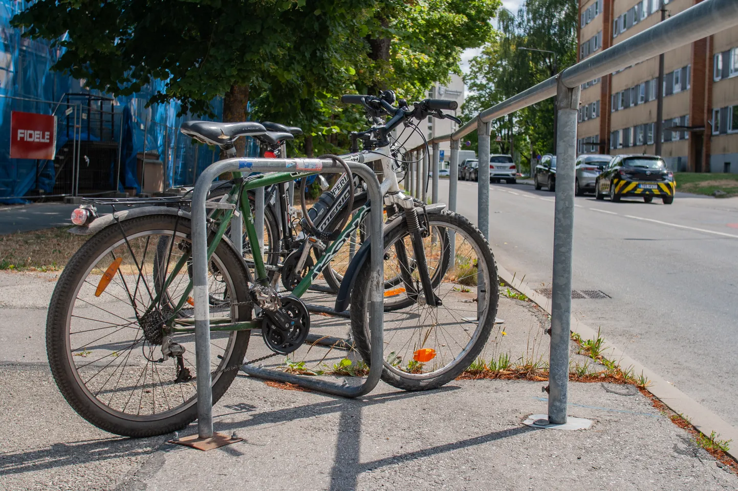 Rattaparkla Tartu kesklinnas.
