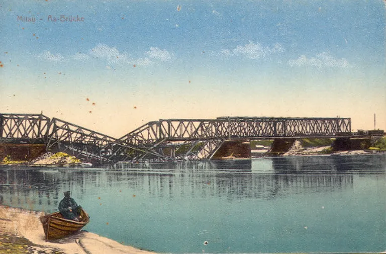 Pirmā pasaules kara gados saspridzinātie dzelzceļa tilti pār Lielupi Jelgavā 