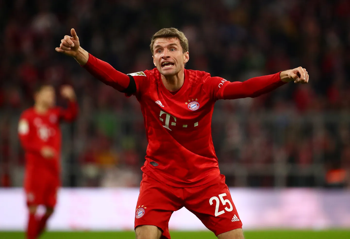 Enne seisakut juhib Bundesliga tabelit Müncheni Bayern.