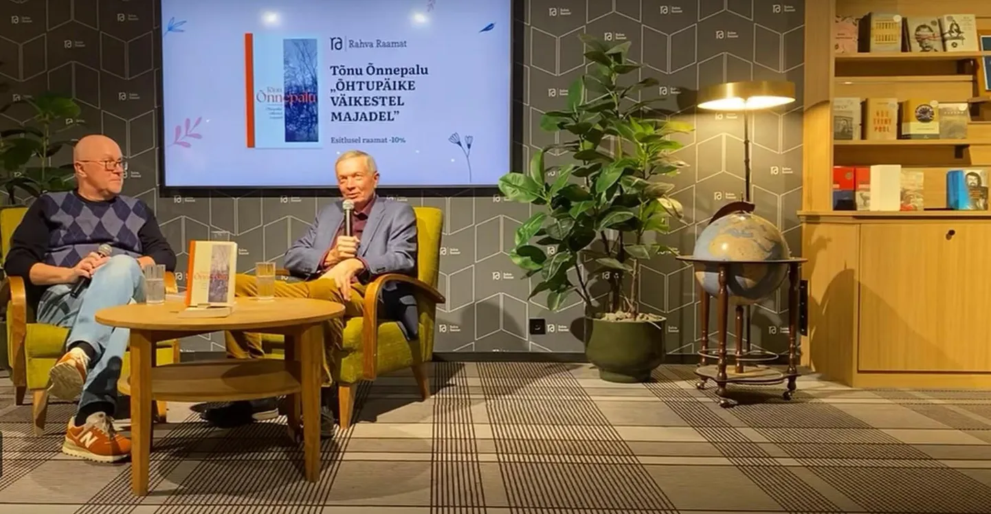 Mart Juur ja Tõnu Õnnepalu vestlesid Õnnepalu «Õhtupäikesest väikestel majadel» mullu novembris Tallinna Viru keskuse Rahva Raamatus.