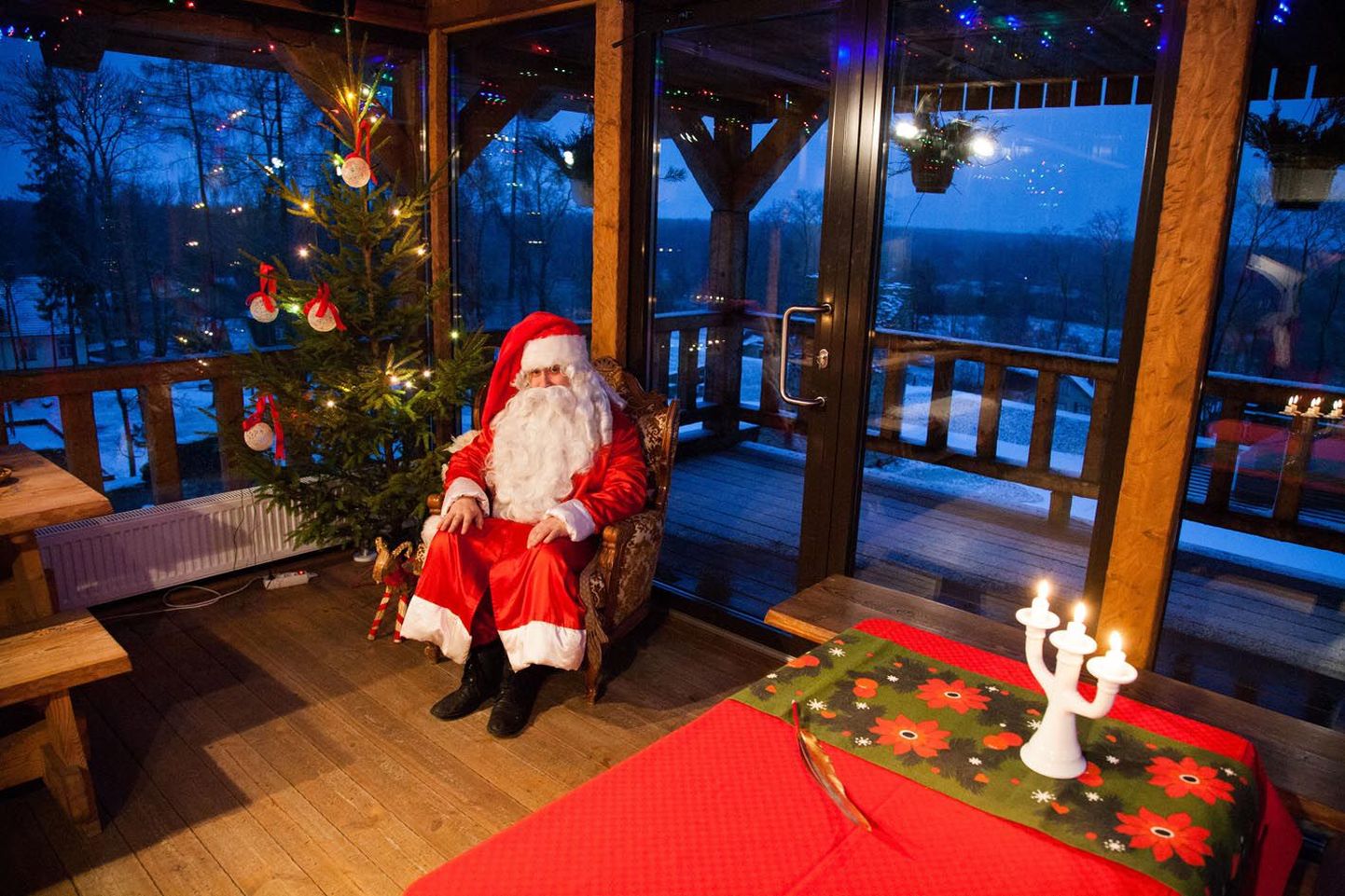 Paide Vallitornis võib jõuluvana kohata alates 3. detsembrist.