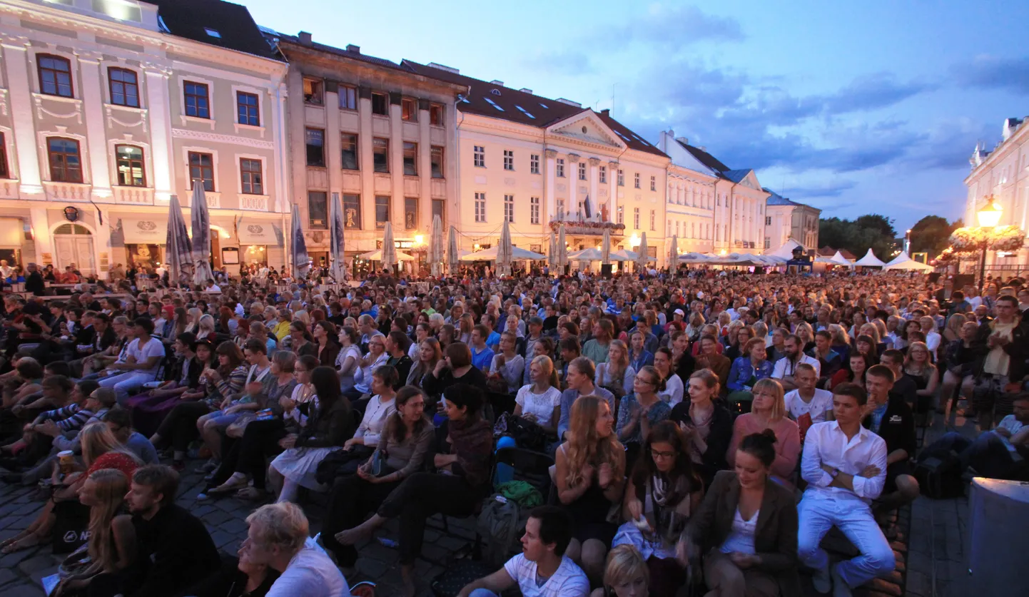 Sellel aastal vaadatakse armastusfilmide festivalil tARTuFF filme näoga Emajõe poole.
