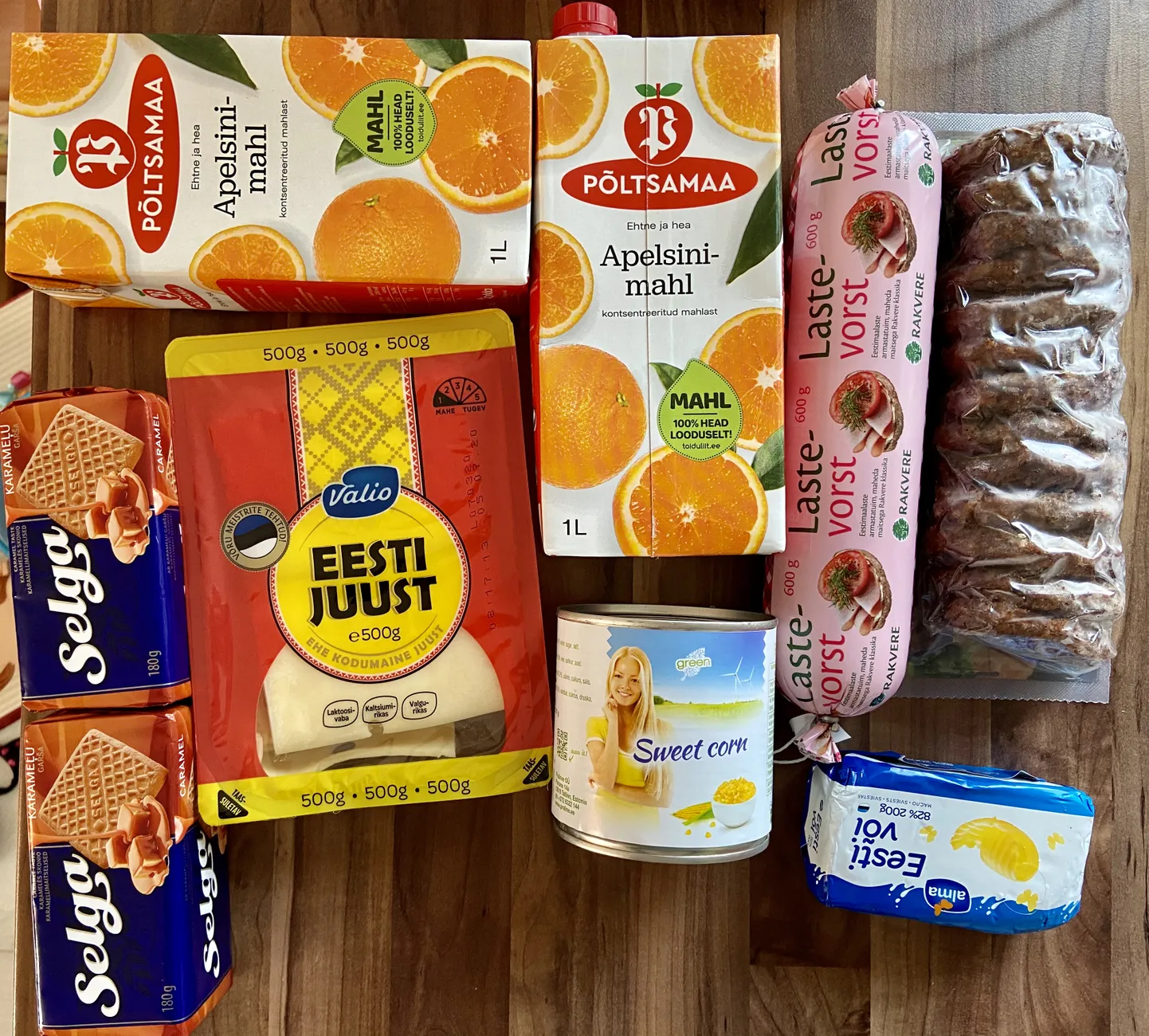 Пример школьного продуктового набора в Нарве.