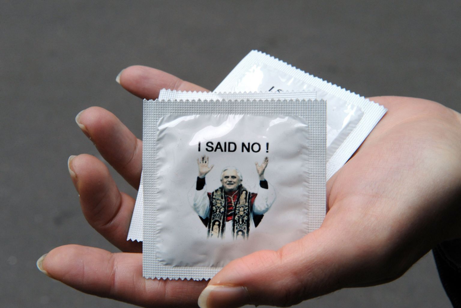 Paavst ei kiida kondoomiga seksi heaks. Kenno Põltsam samuti mitte. Pilt on illustreeriv.