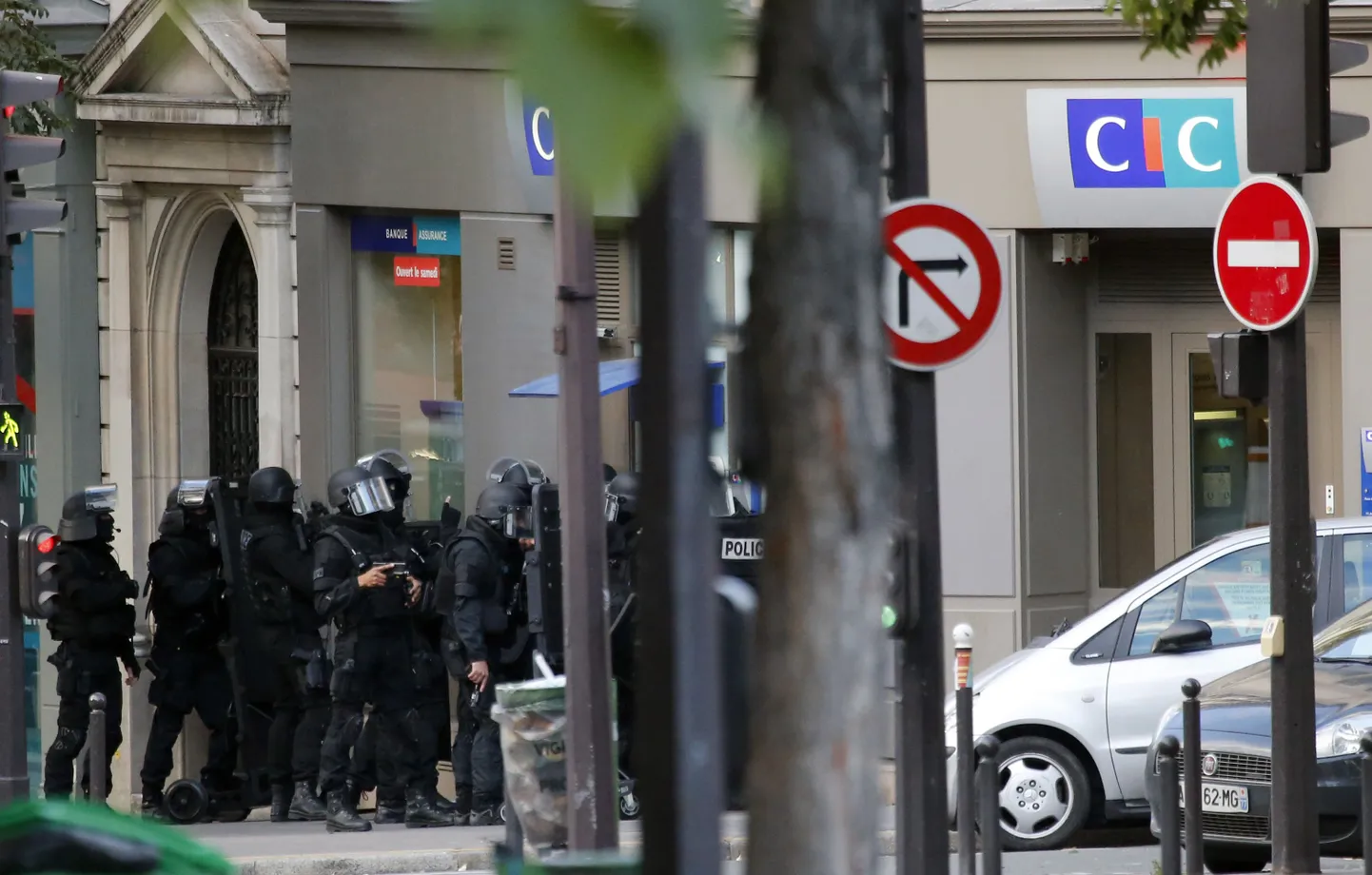 Французская полиция на месте происшествия