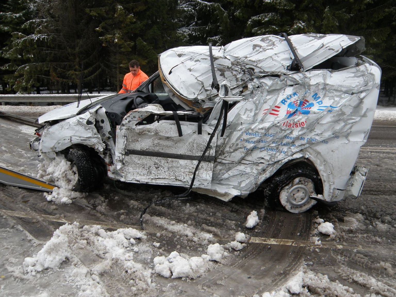 Raskeid avariisid toimus mullu aasta varasemaga võrreldes märkimisväärselt vähem. Pildil surma põhjustanud avarii Tartumaal.