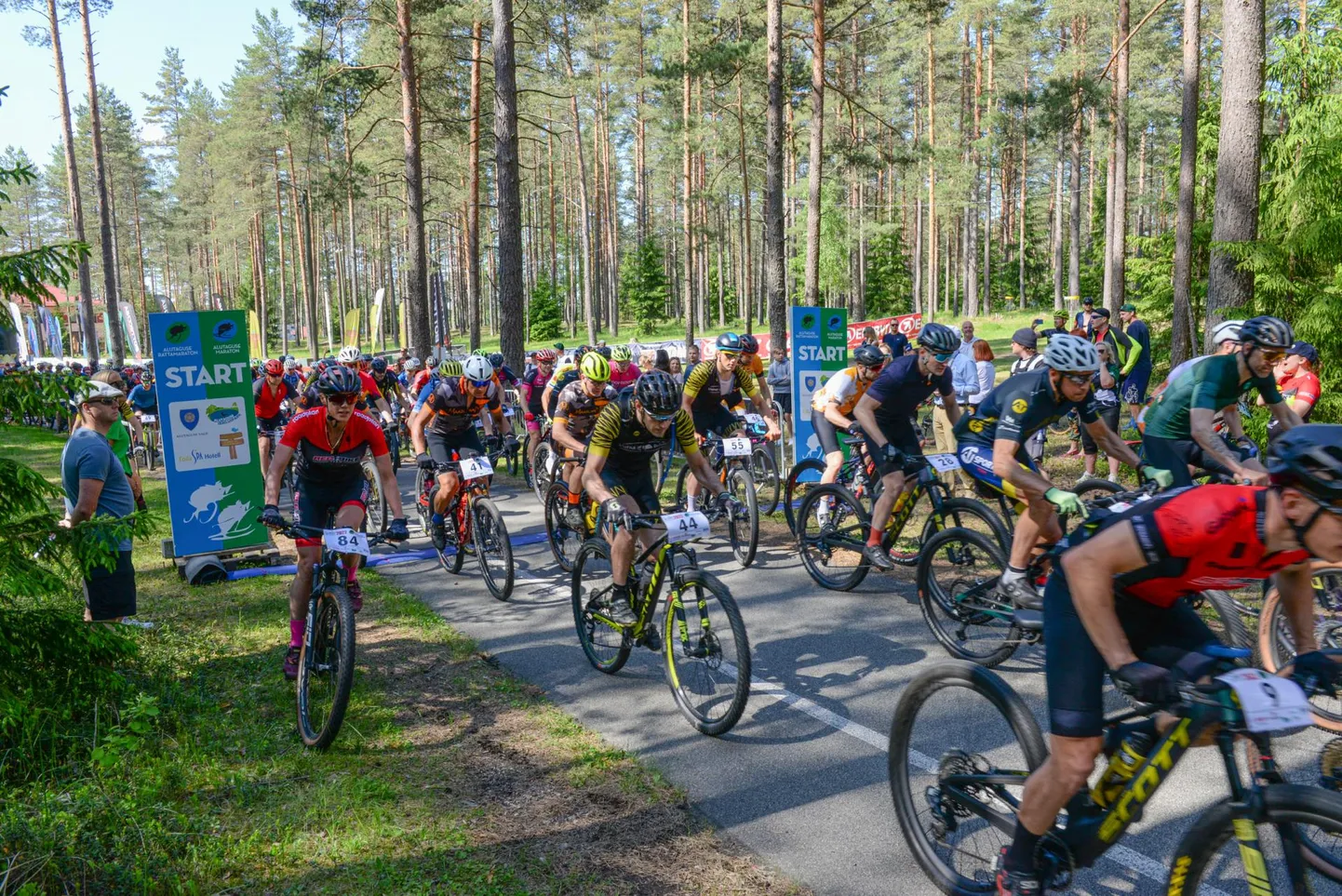 Alutaguse rattamaratonist võttis osa 800 ratturit.