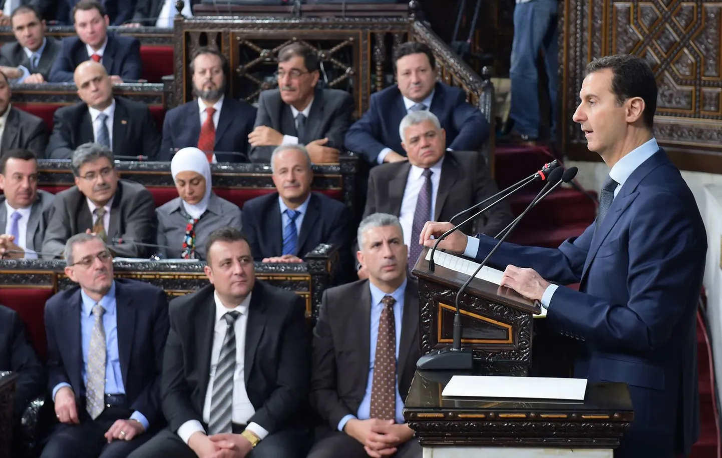 Bashar al-Assad andmas kõne parlamendi ees.