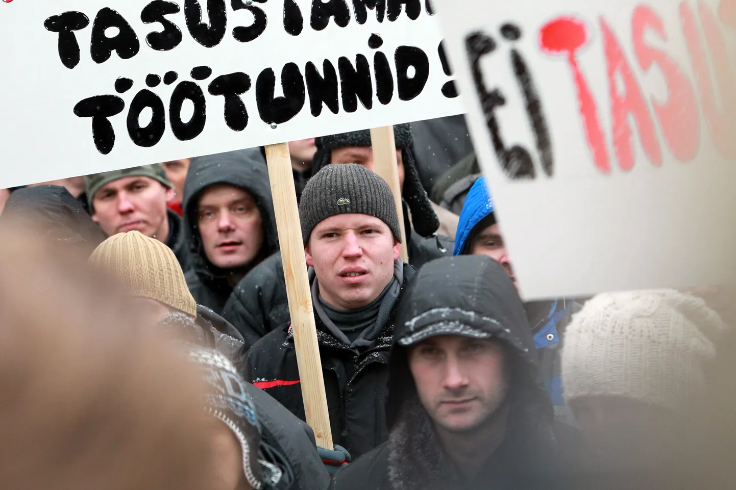 Päästjate pikett Tallinnas päästeameti peamaja juures.