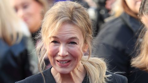 Актриса Рене Зеллвегер открыла памятник в честь своей культовой героини Бриджит Джонс в Лондоне