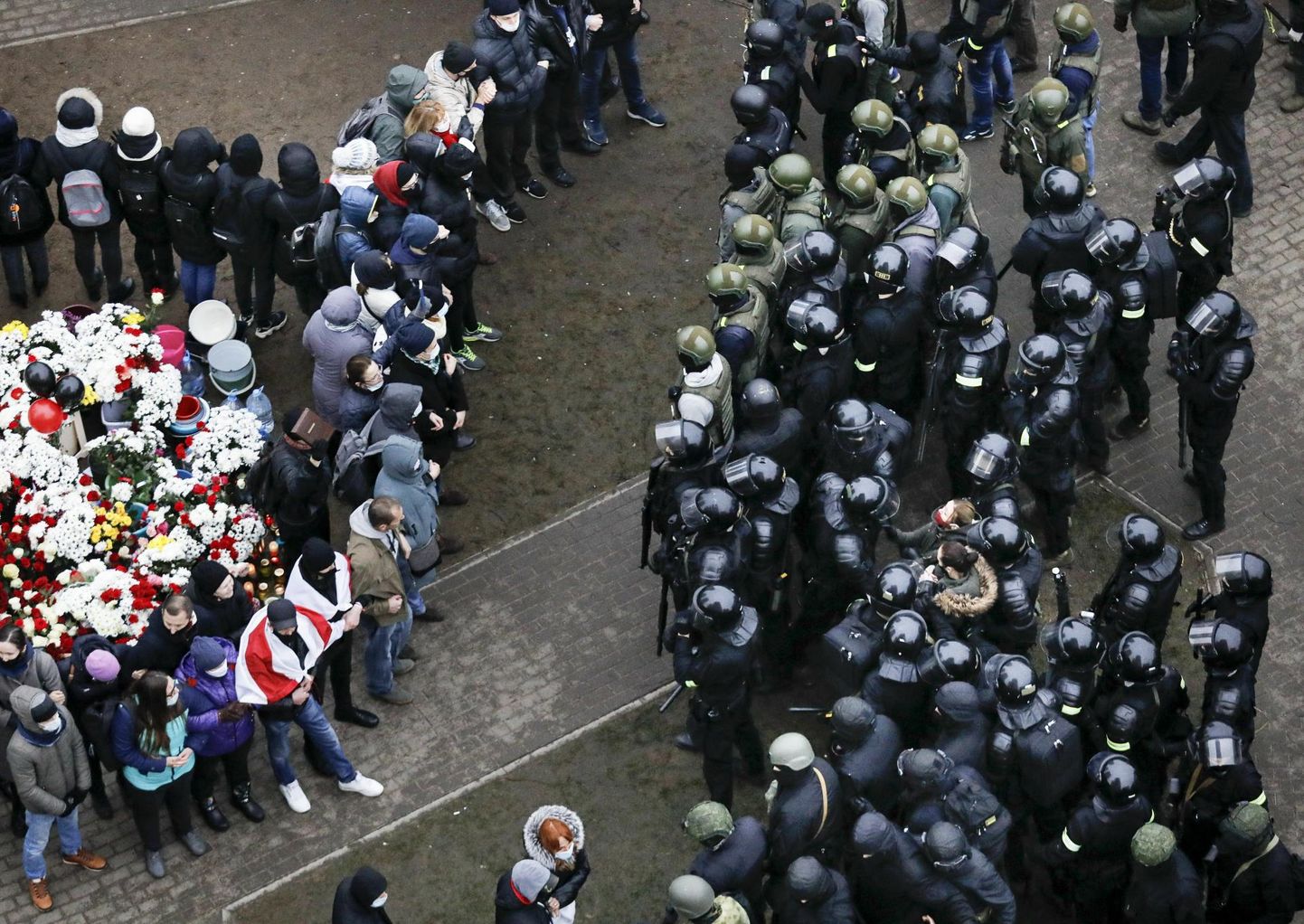 Valgevene presidendivalimiste võltsimise ja politseivägivalla vastane meeleavaldus Minskis 15. novembril 2020.