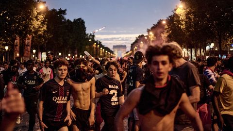 FOTO ⟩ Francijā simtiem aizturēto pēc PSG uzvaras Čempionu līgā izraisītajiem nemieriem