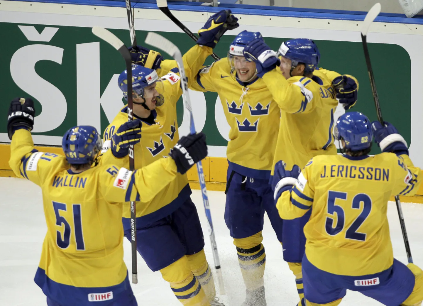 Rootsi koondislased värav üle rõõmustamas