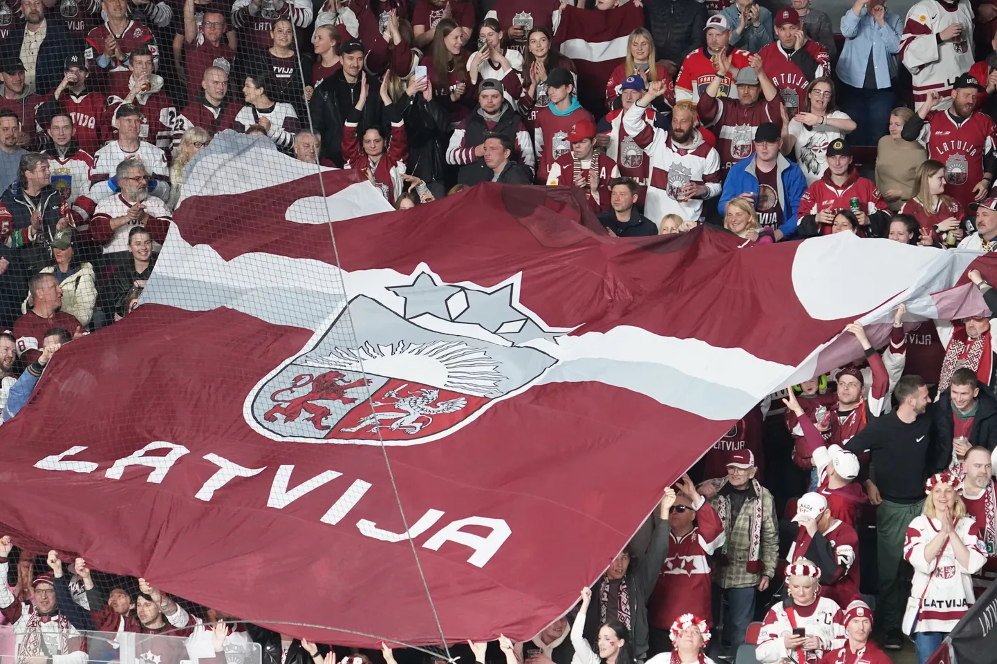 Latvijas hokeja izlases fani