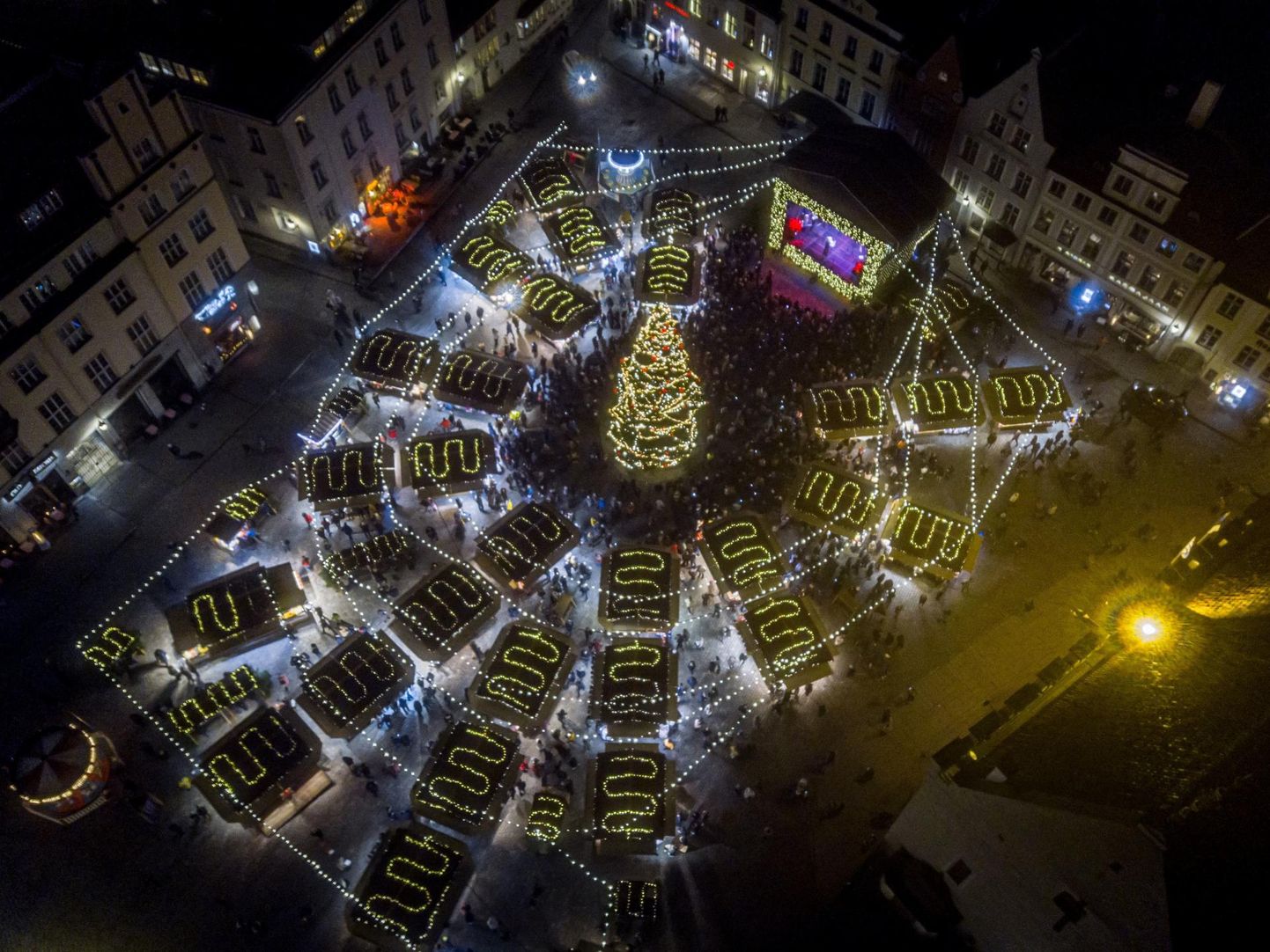 Jõuluturg mullu Tallinna Raekoja platsil.