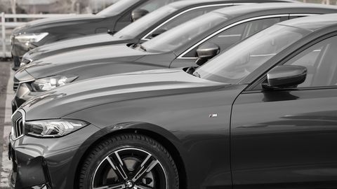 Kādēļ BMW atsauc simtiem tūkstošu automobiļu?