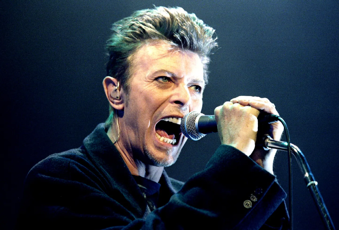 David Bowie 1996. aastal esinemas.
