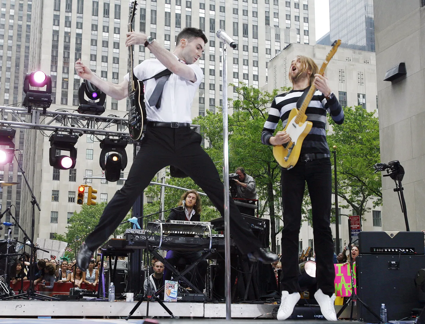 Adam Levine (vasakul) ja James Valentine