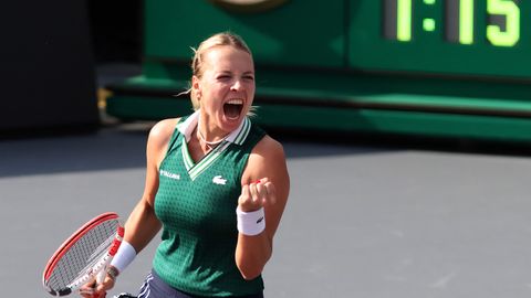 Контавейт стартовала на Итоговом турнире WTA с победы над третьей ракеткой мира