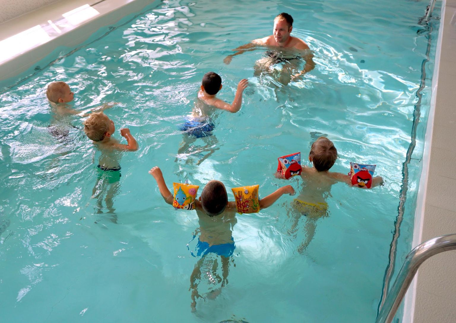 Alar Karu: "Kui meie ühine eesmärk võiks olla ujumisoskuse saavutamine esimesel võimalusel, võiksime kaaluda varianti õpetada ujumist seal, kuhu lapsed enamasti kõigepealt õppima satuvad: lasteaias."