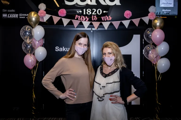 Meeleoluka kujunduse romantilisele peole lõi Her events.