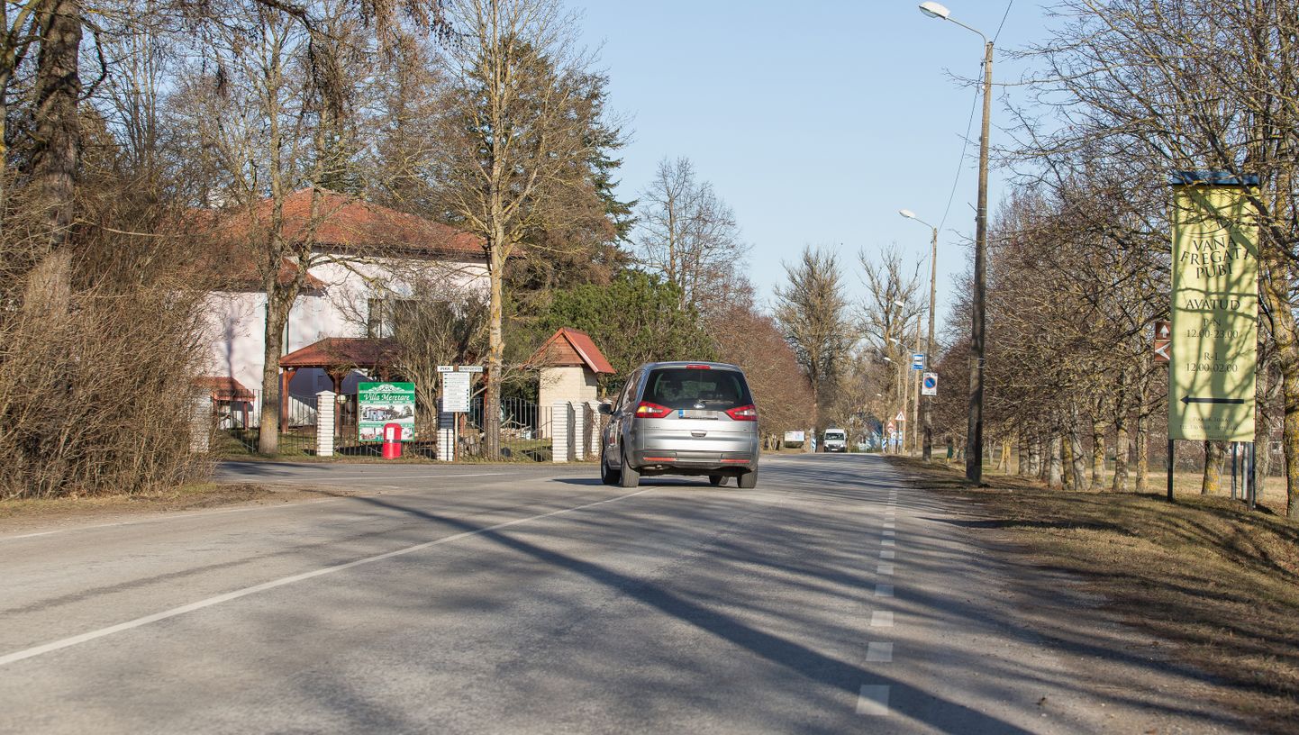 Remont hõlmab teelõiku alates Tallinna-Narva maanteest kuni Oru pargi bussipeatuseni. Rekonstrueerimisel tuleb silmas pidada, et ei kahjustataks teeäärset paplialleed, samuti peab paigaldatav välisvalgustus vältima valgusreostuse teket.
